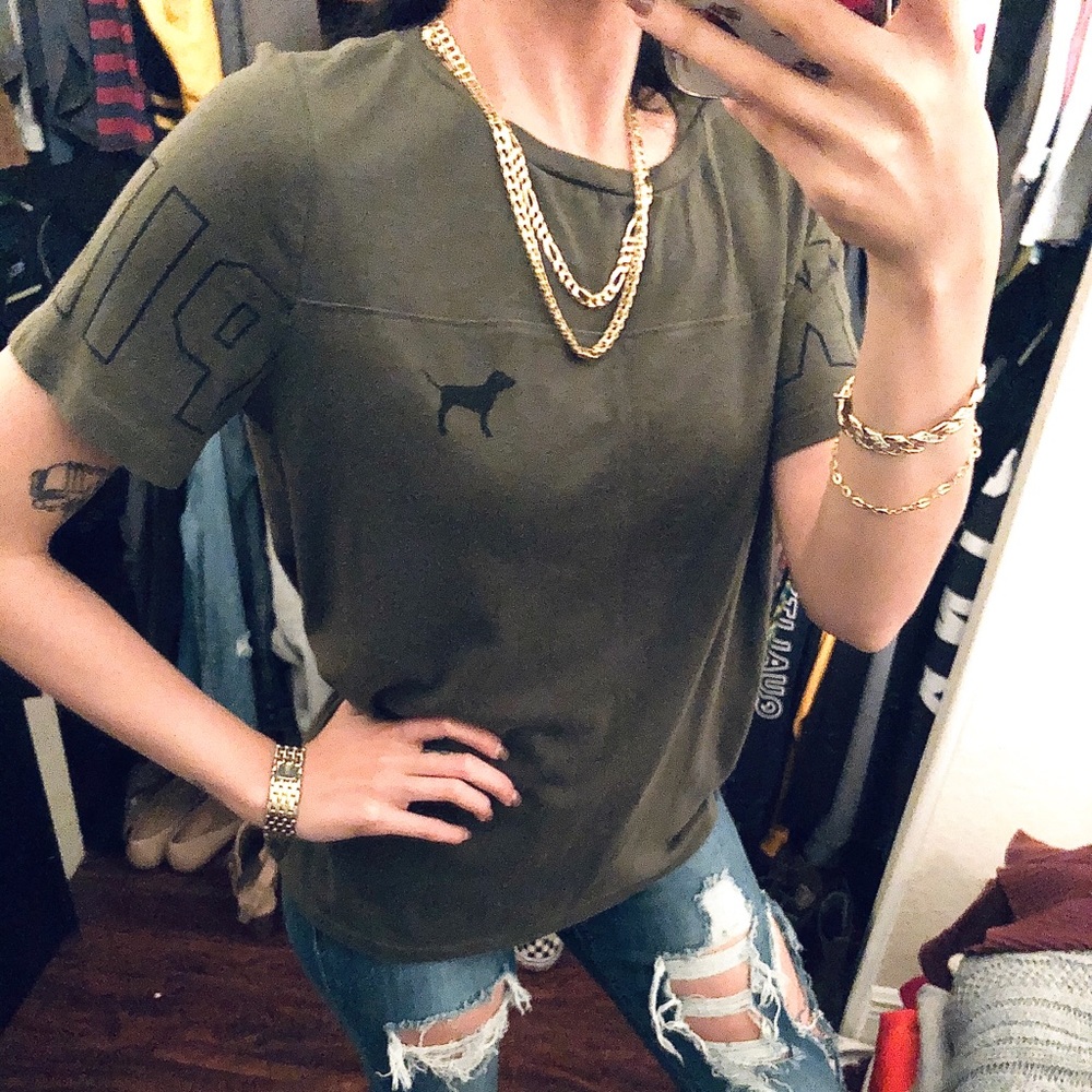 PINK VICTORIA’S SECRET S/S TEE